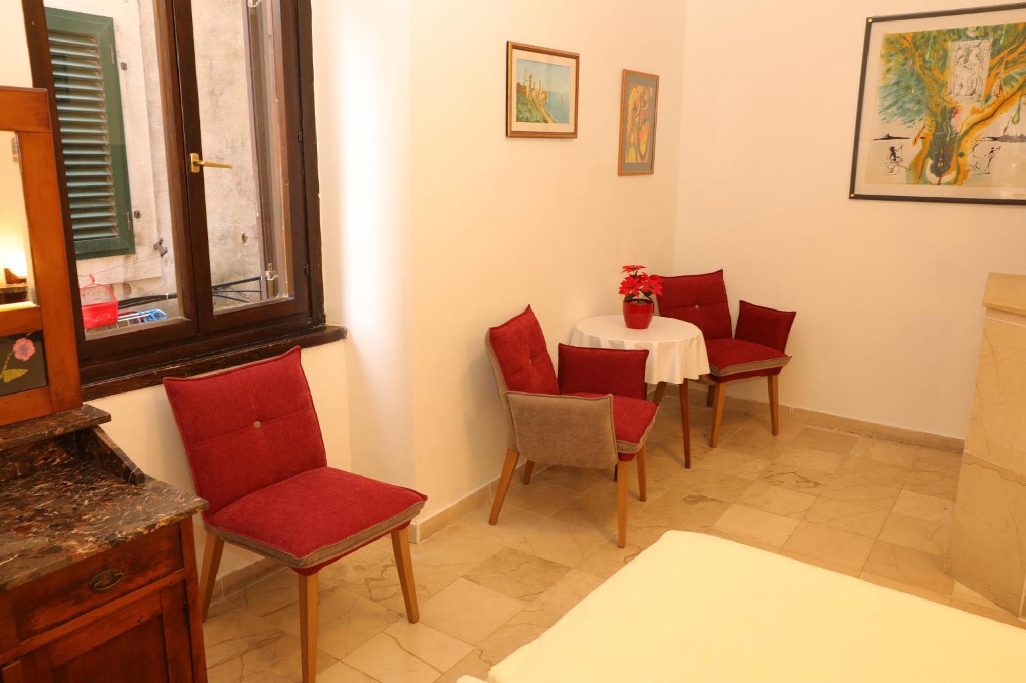 Center Room D16 In The Ancient Roman Palace سبليت المظهر الخارجي الصورة